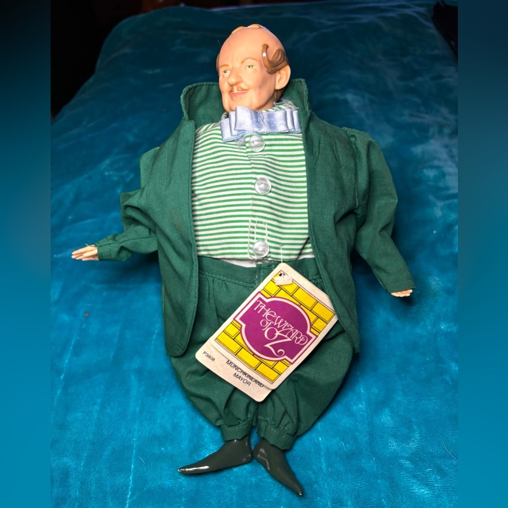 The Wizard of Oz -Munchkinland Mayor Doll With Tags